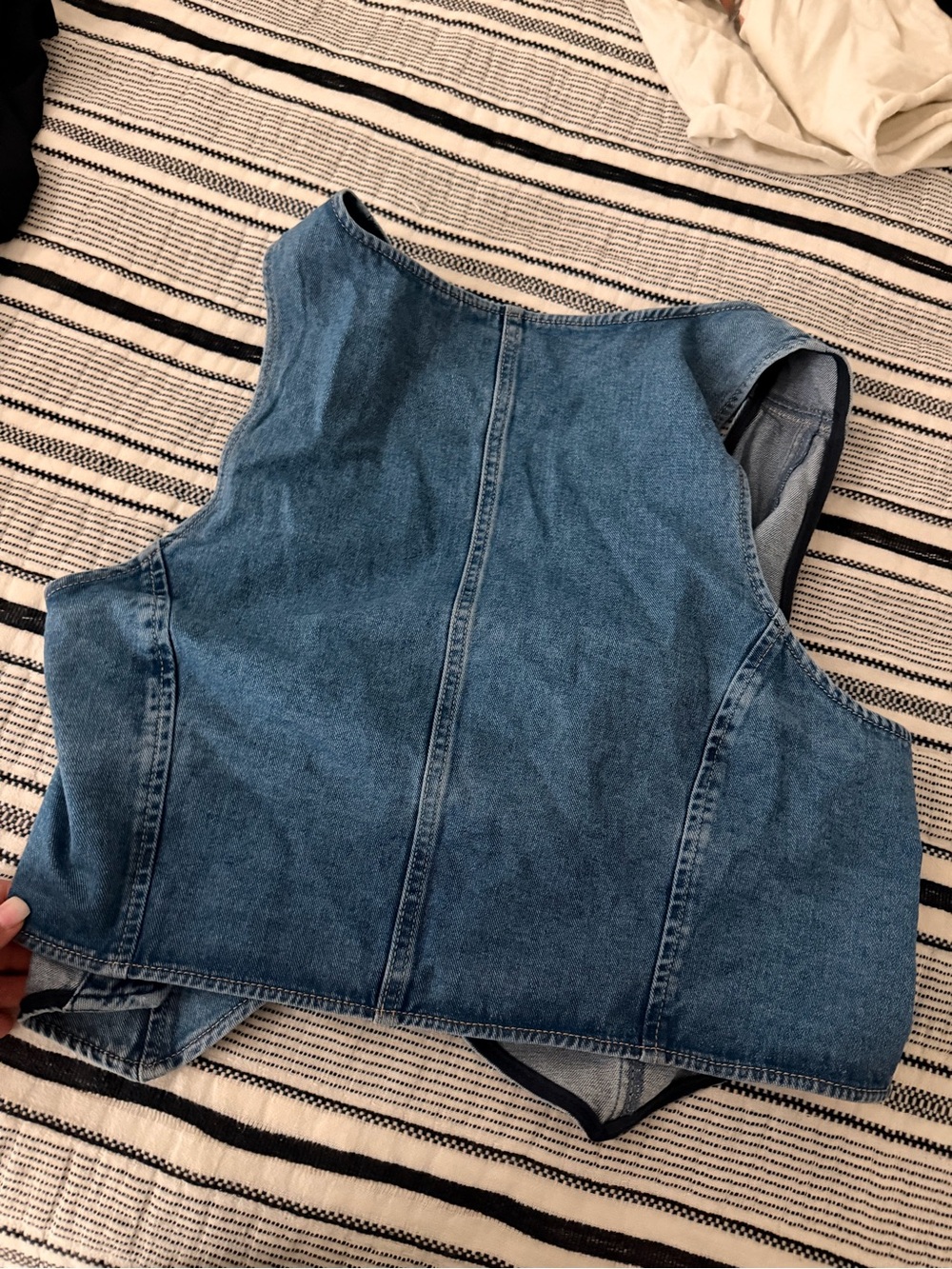 ARULA Light Blue Denim Vest with Button Trim - Picture 4 of 4
